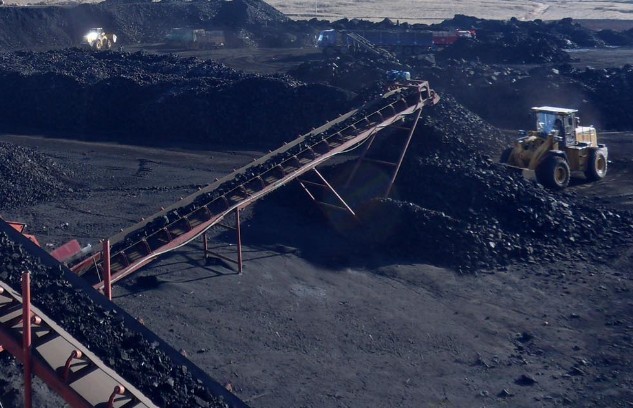 准格尔露天煤矿图片
